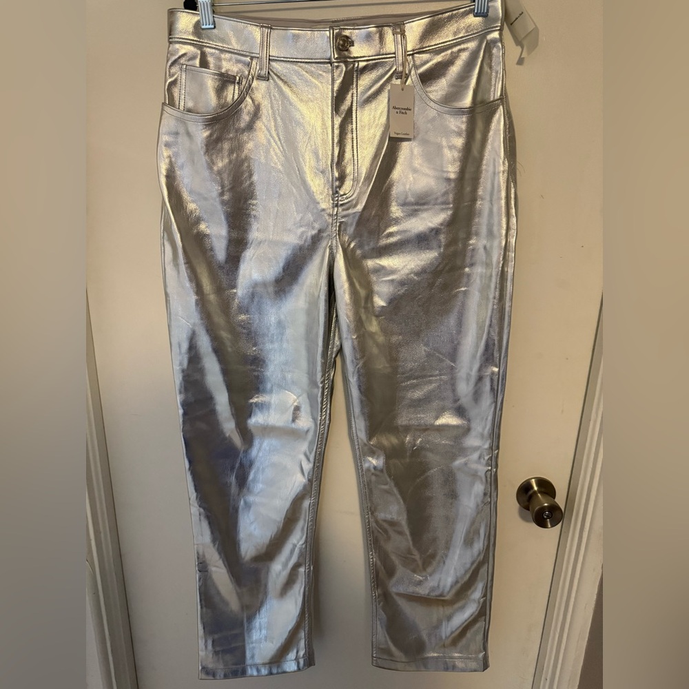 NWT Abercrombie & Fitch Vegan Leather 90s Straight Pant Size14s